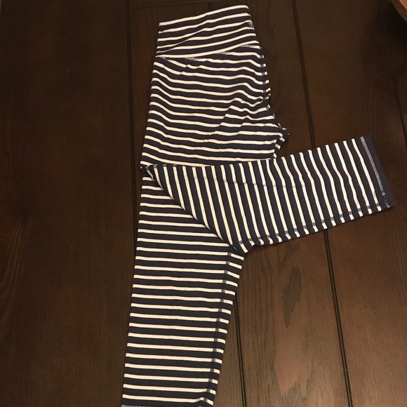 Athleta Pants - Athleta Capris